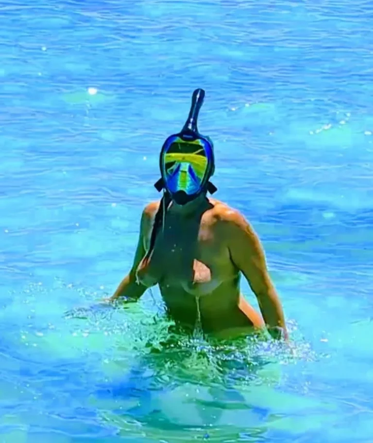 Snorkeling at the sandbar